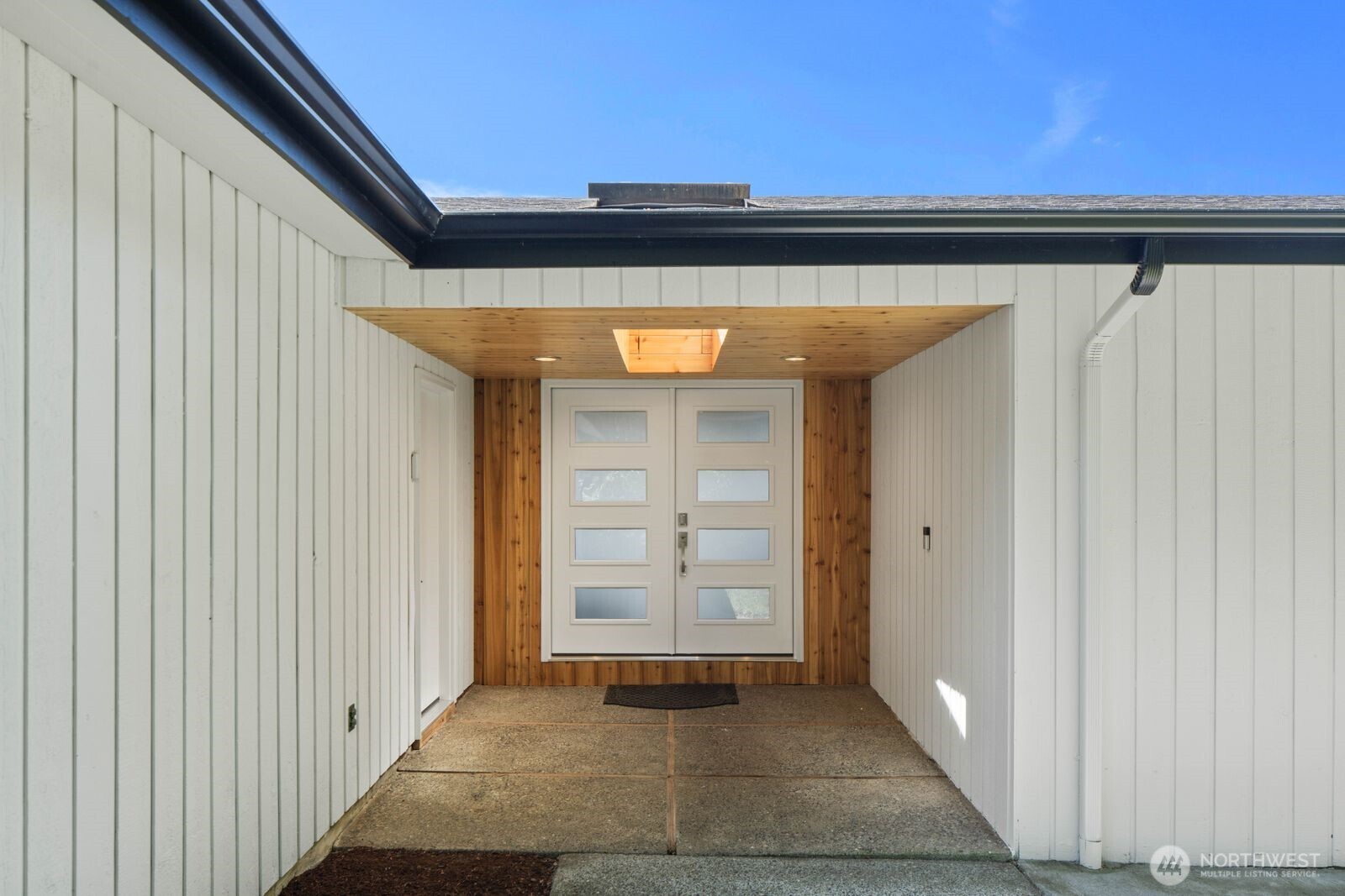Covered Entryway.