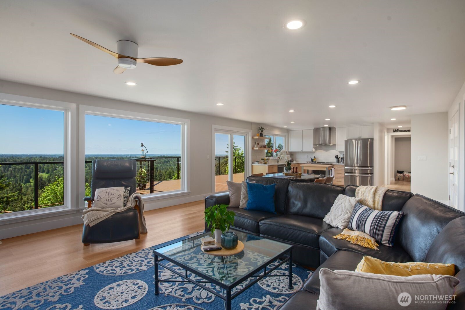 Large, Open Front Level