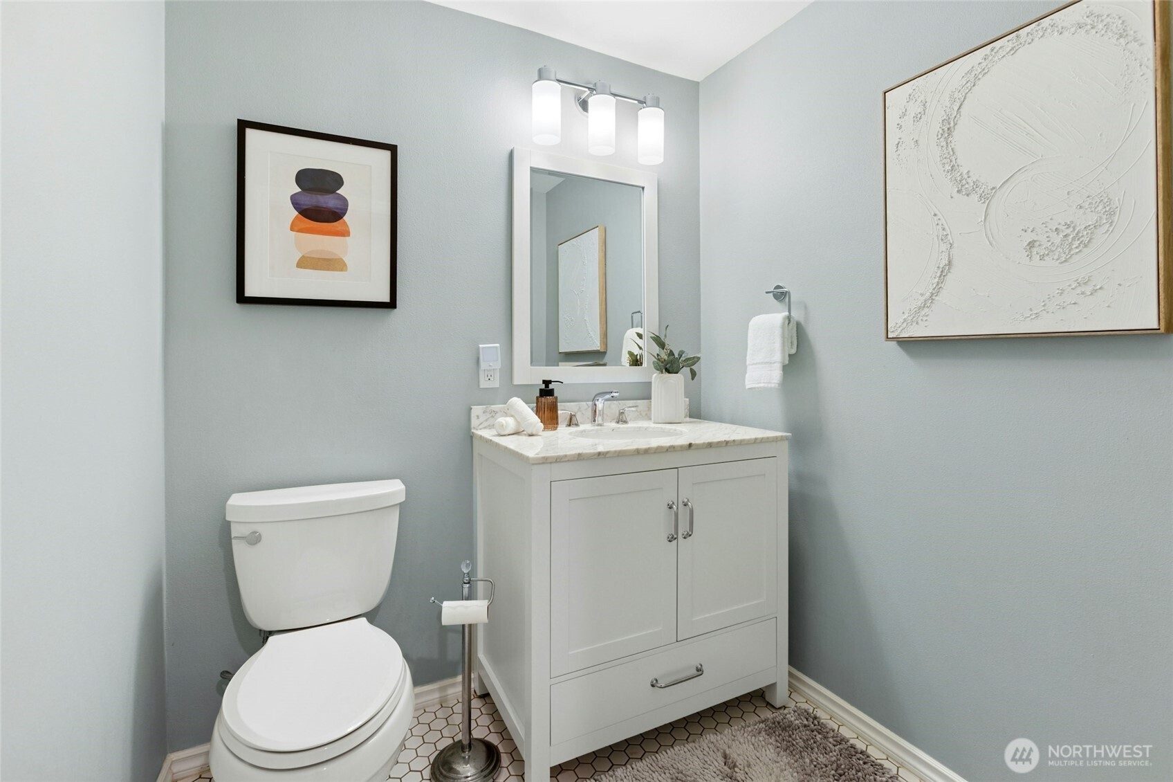 Adjacent 1/2 bath.