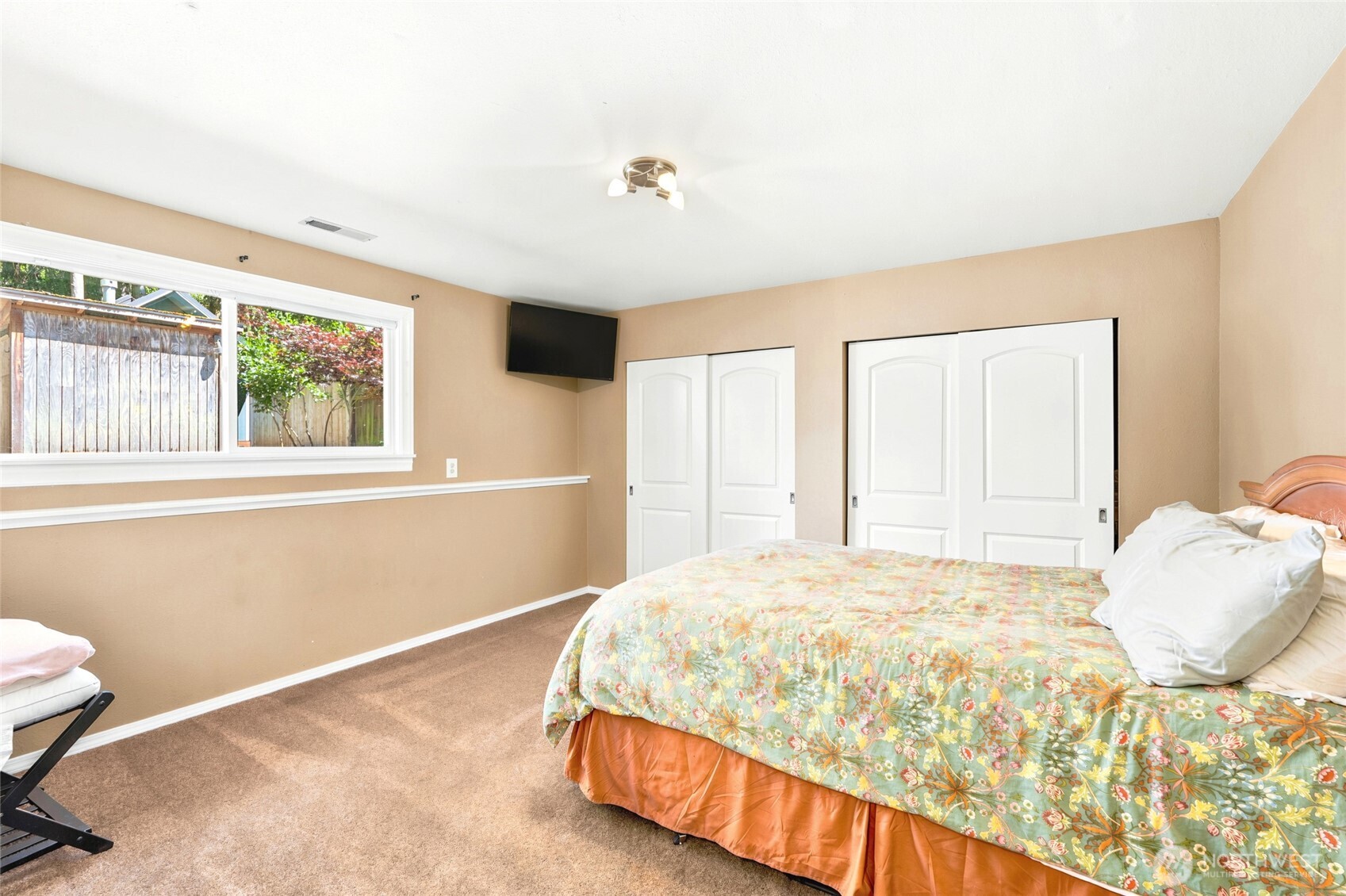Lower level bonus room - could be used as additional bedroom or guest sweet.