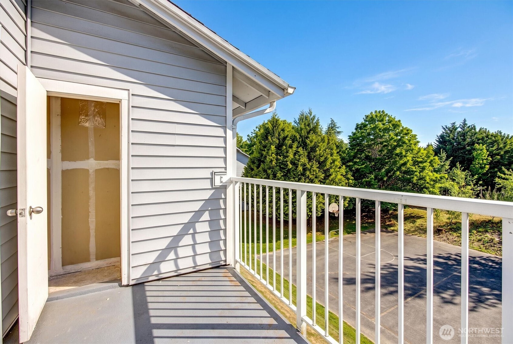 Storage unit at deck