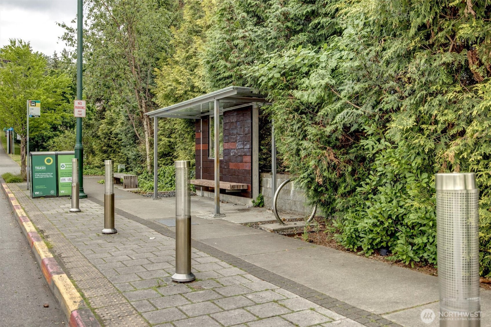 Metro bus lines with direct access to Seattle and Bellevue.
