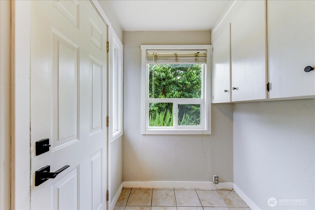 Mudd room off east foyer