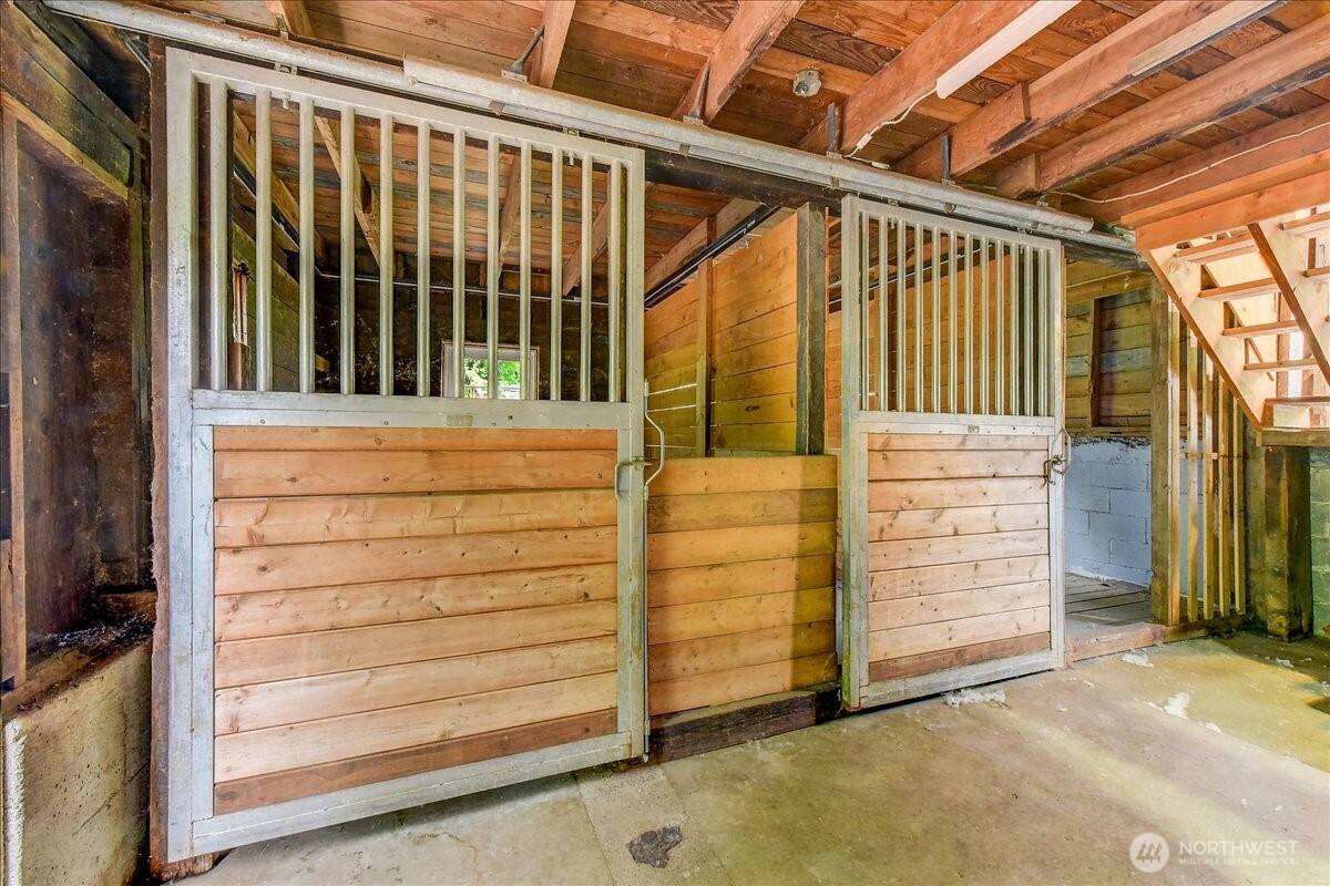 2 stalls for your 4 legged family members