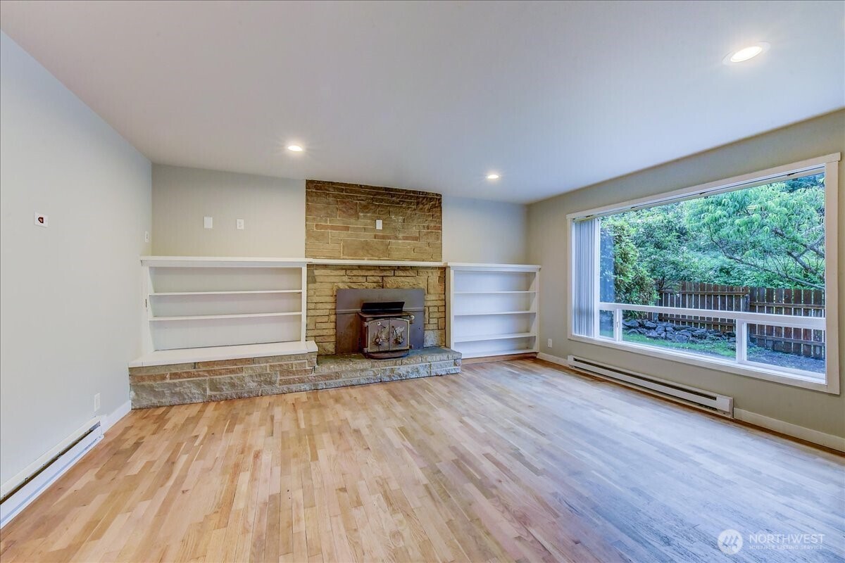 Great room offers maximum flexibility for furniture and dining