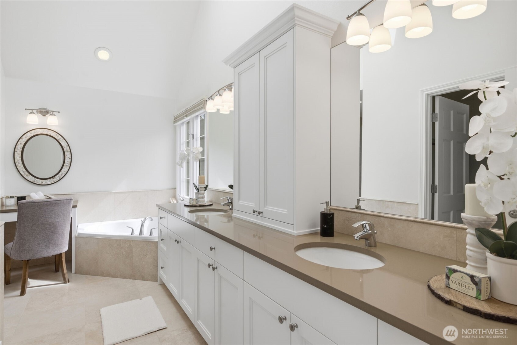 Upstairs primary bath