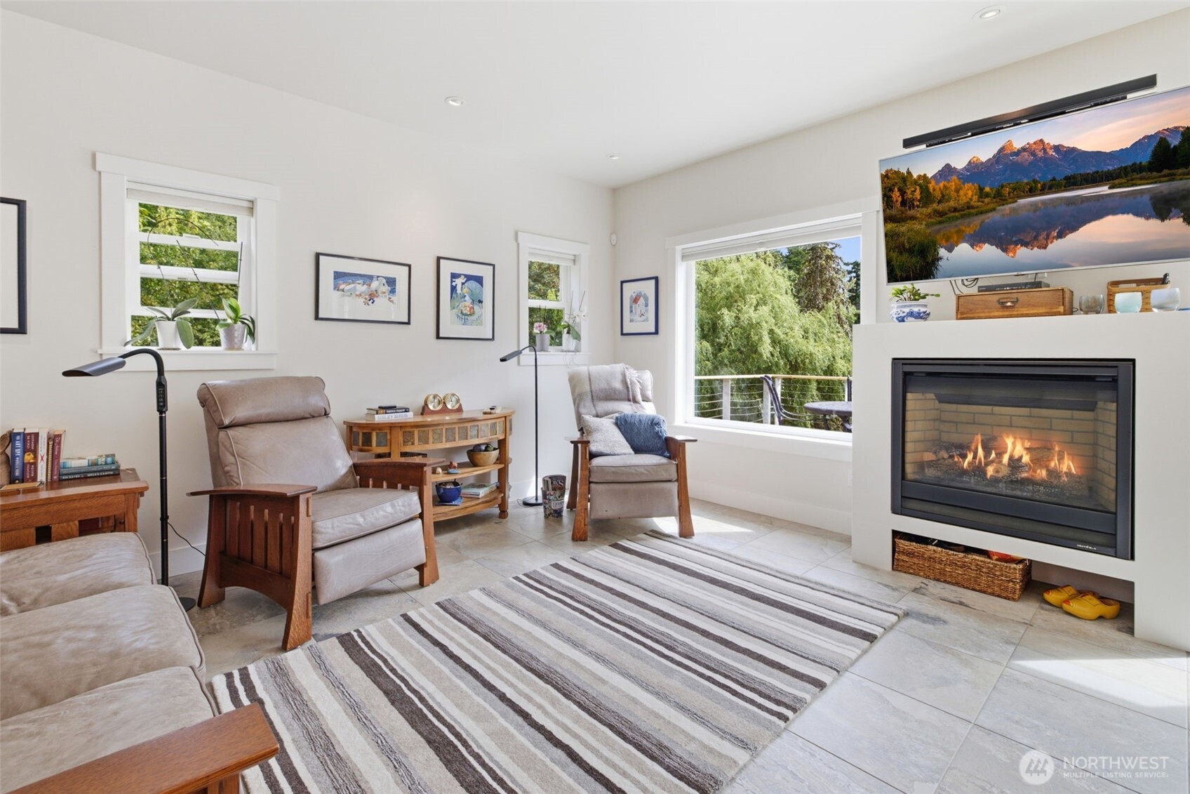 DADU living room with gas fireplace