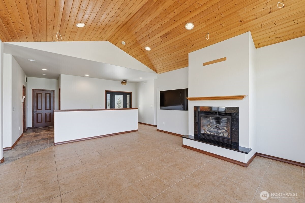 Enjoy panoramic lake and mountain views from one of the property's premier gathering spaces.
