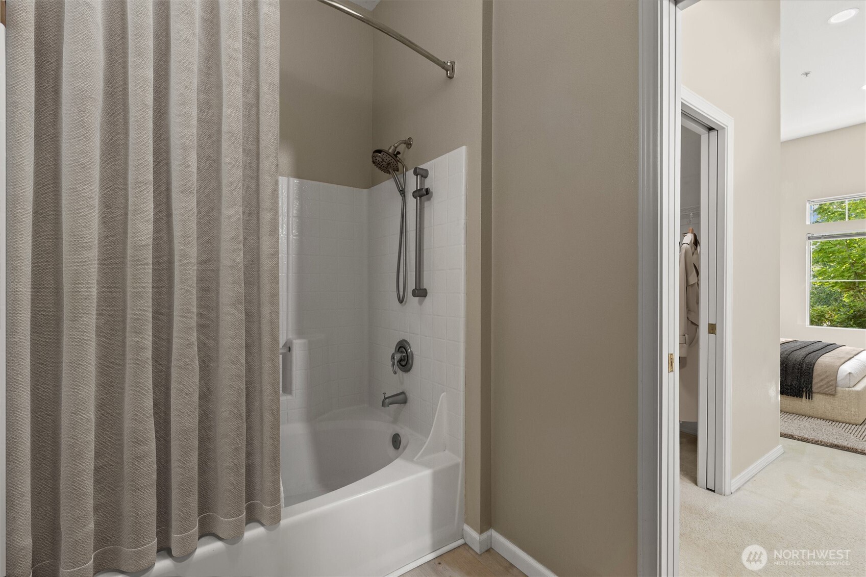 /NWM2540884/NWM2540884-18.jpg
