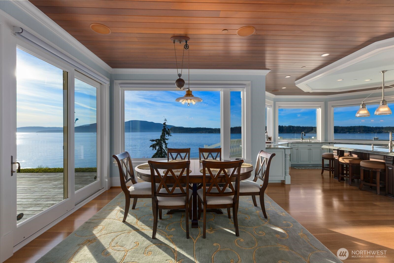 Enjoy casual dining with panoramic waterfront views from every seat, making every meal feel like a special occasion.