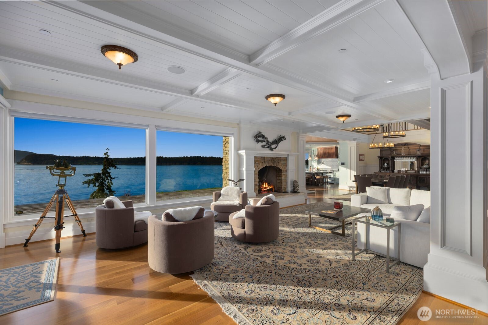 Gather with family and friends in this intimate seating area, where every conversation comes with a front-row seat to the water.