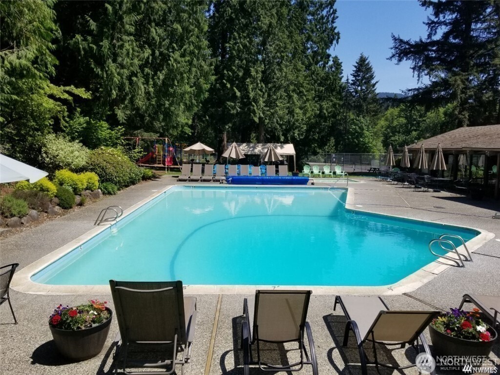 County Club is withing walking distance. Membership required