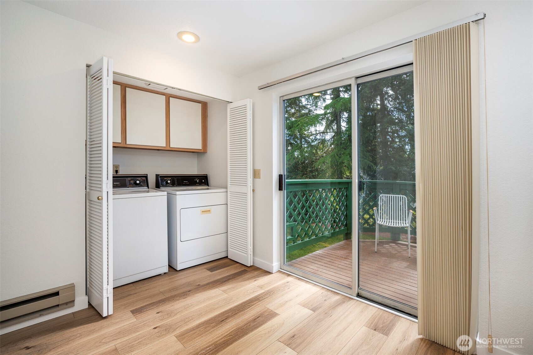 Slider to deck from kitchen