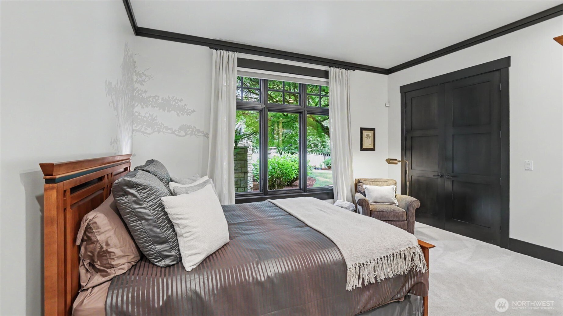 Main Floor Guest EnSuite