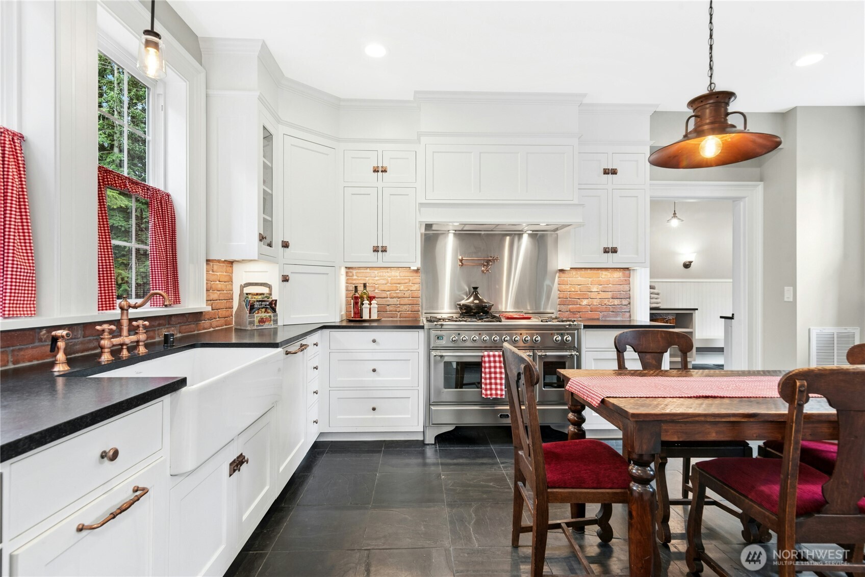Family room, beside the kitchen