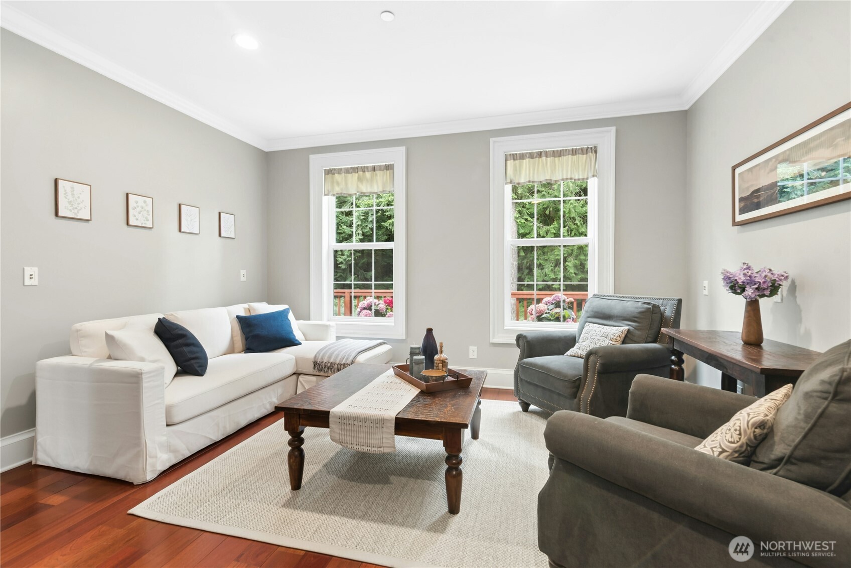 Family room, beside the kitchen