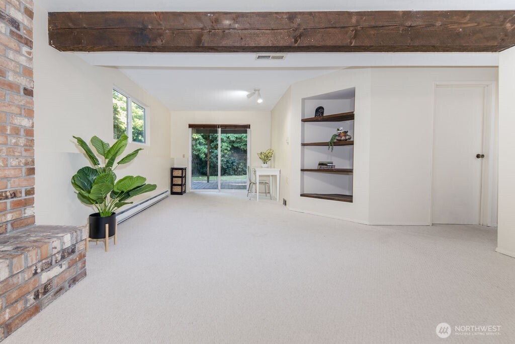 3rd bedroom on the upper floor