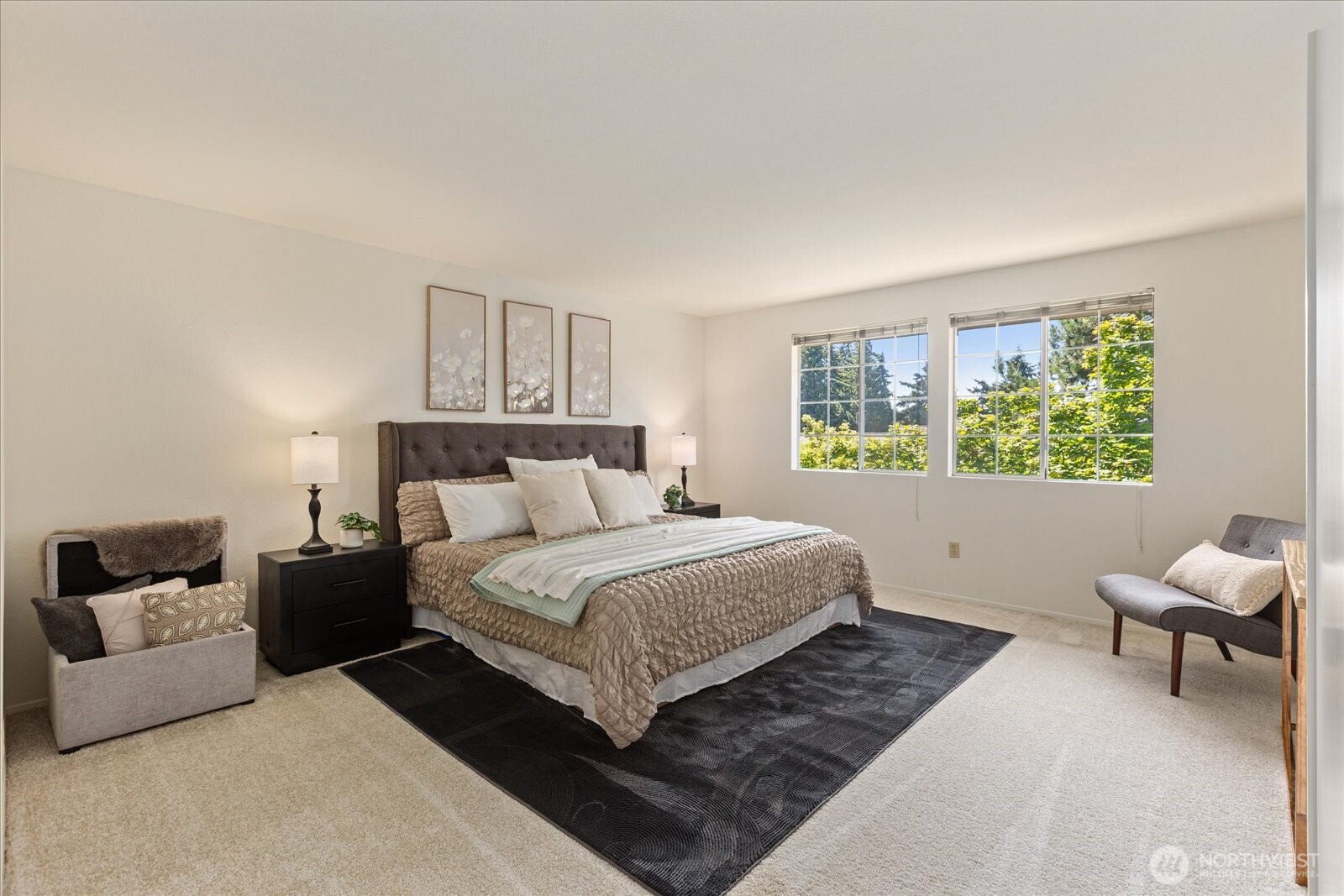 Expansive primary suite