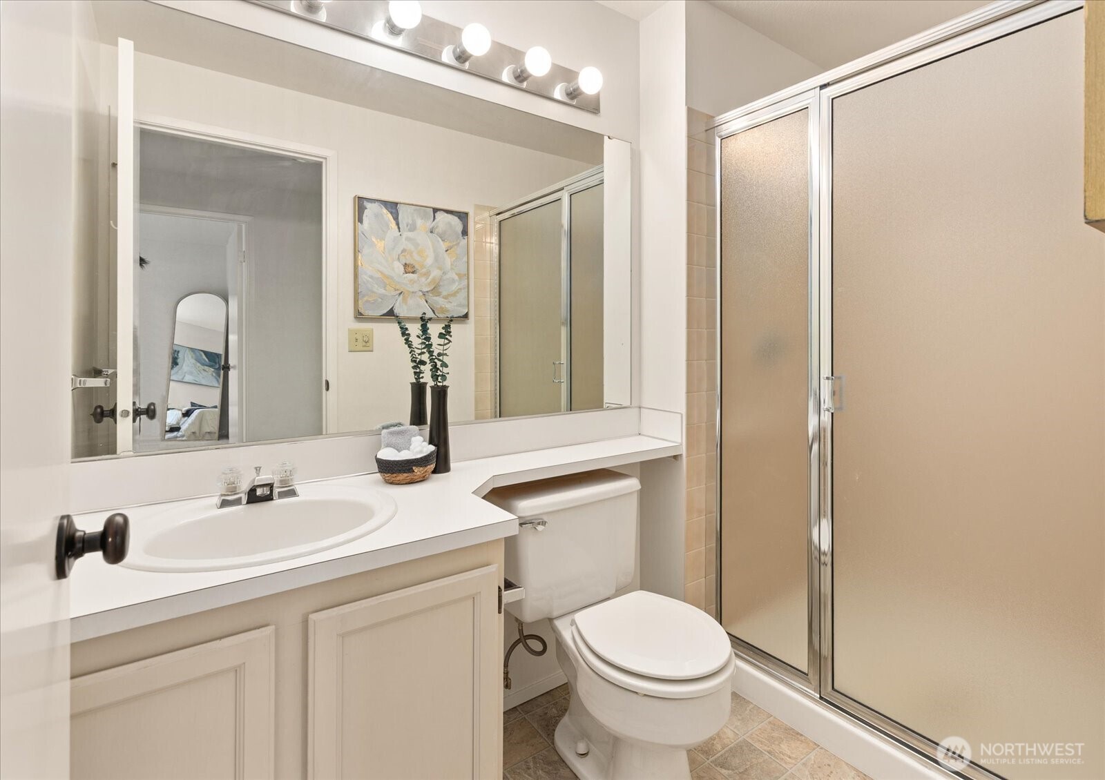 Upstairs 3/4 bath