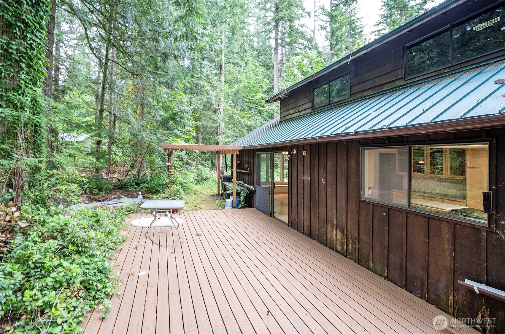Alternate view of the deck.