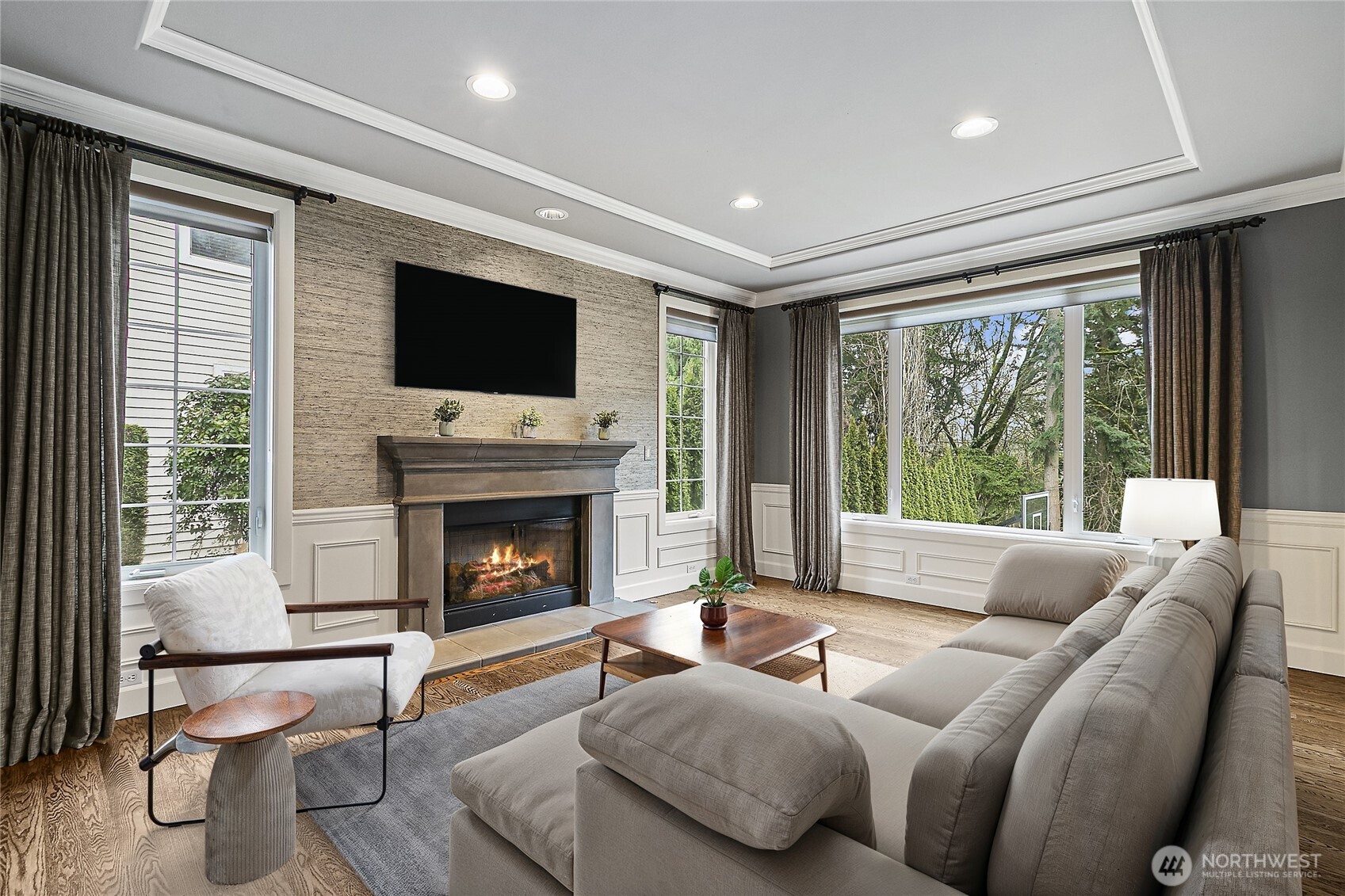 Attention to detail in this spacious main floor office.