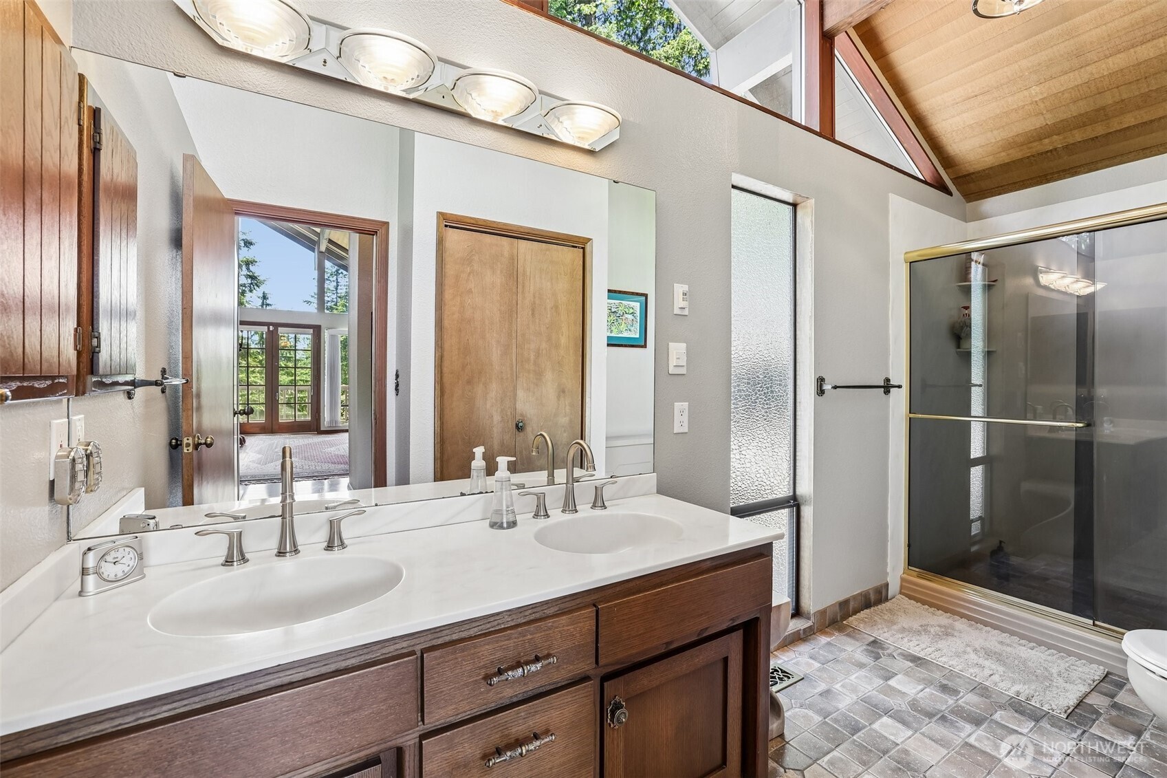 Radiant floor heating! Master bedroom ensuite 3/4 bath