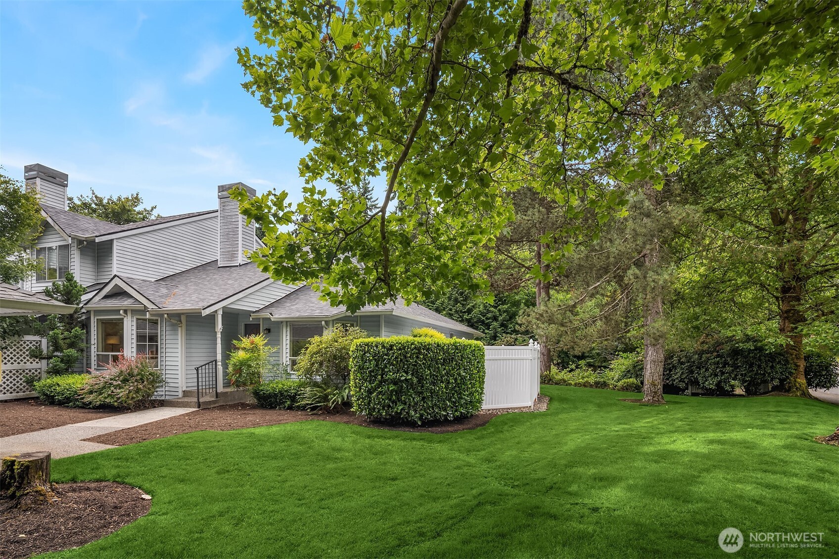 End unit has exceptional privacy.