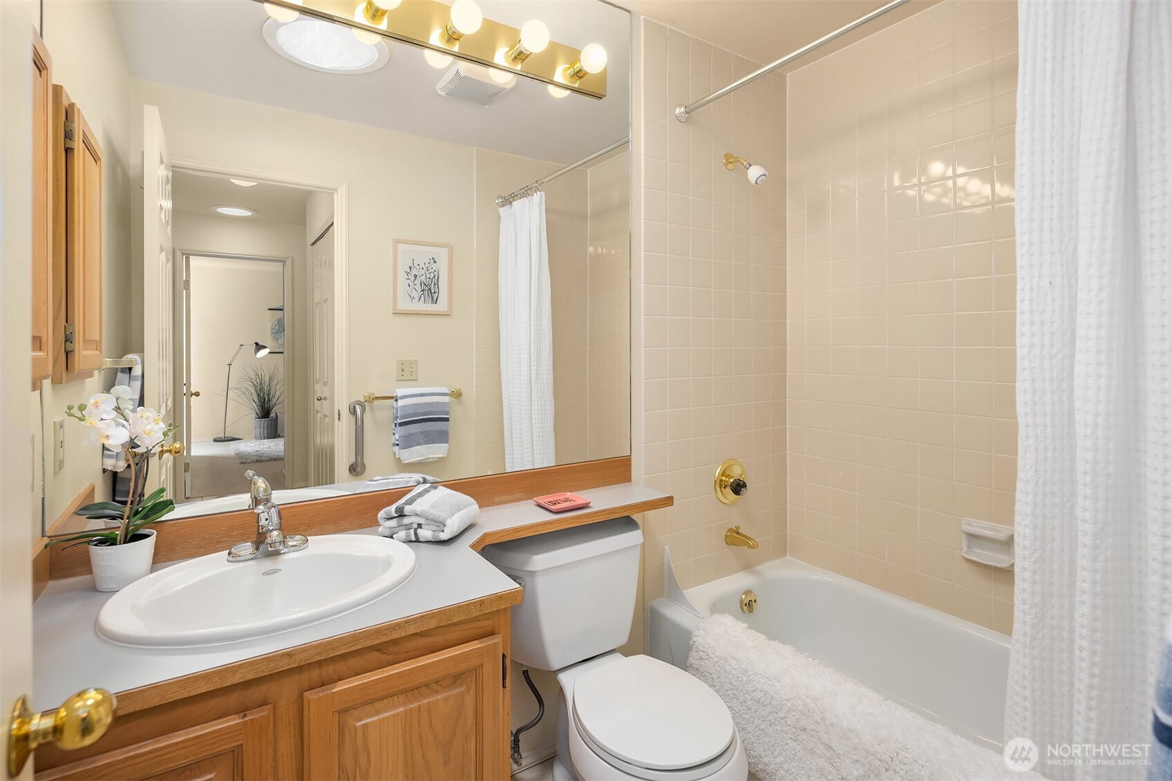 Hall bath