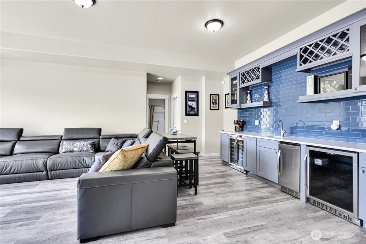 Add a Stove and Fridge for a full 2 Bedroom Apt or Airbnb