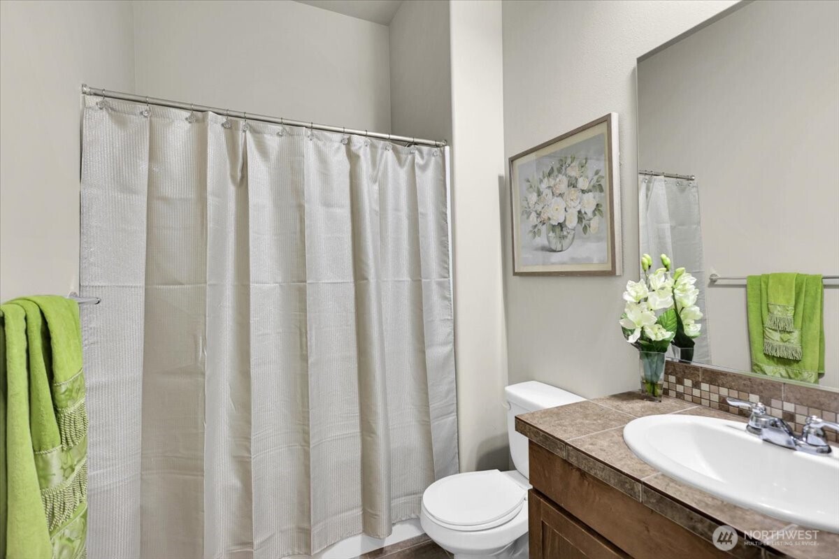 Lower level Bathroom with Full Tub and Shower