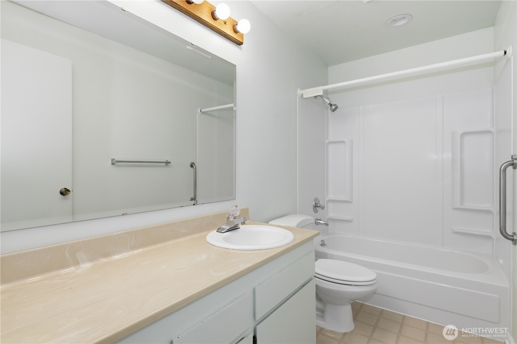 Main floor full bath