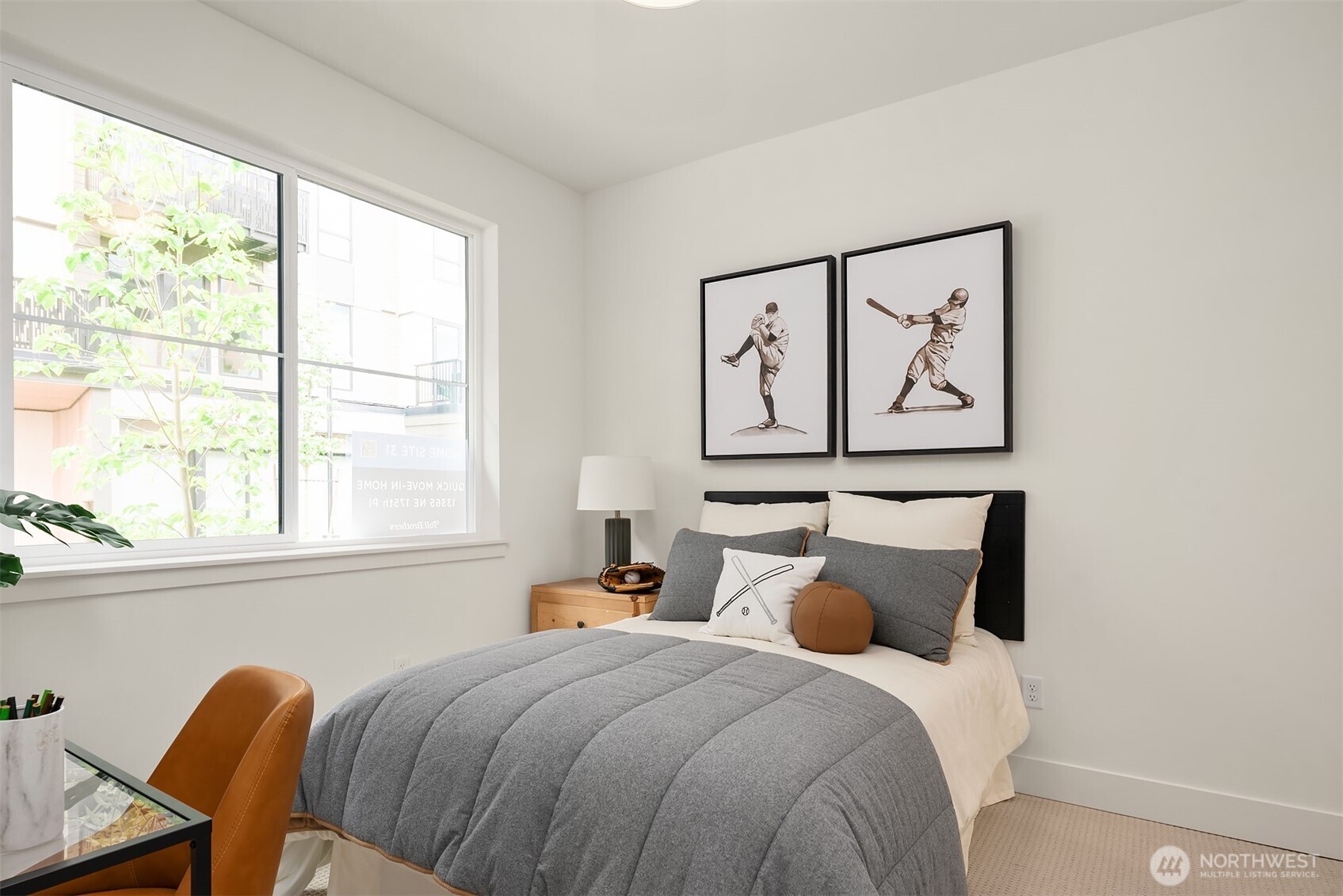 Bedroom with ensuite located on the 1st floor