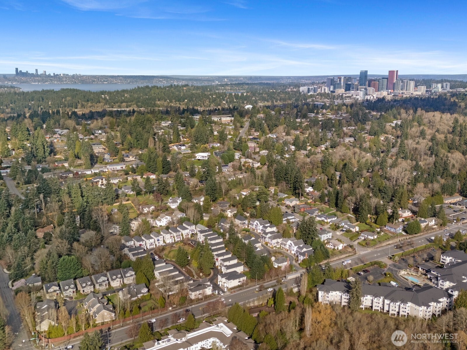 Close proximity to downtown Bellevue and 405.