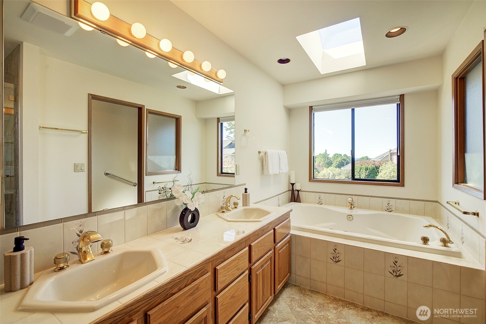 Full bathroom upstairs between second and third bedrooms.