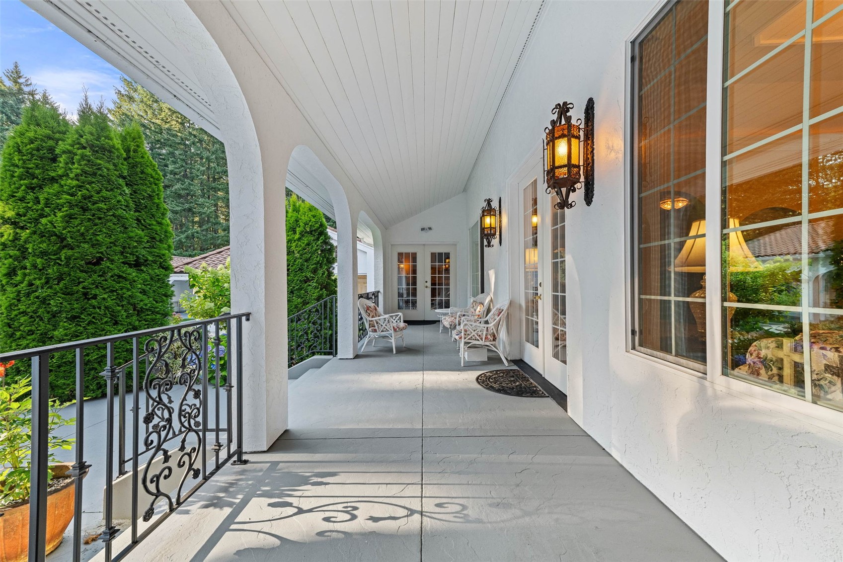 Side patio