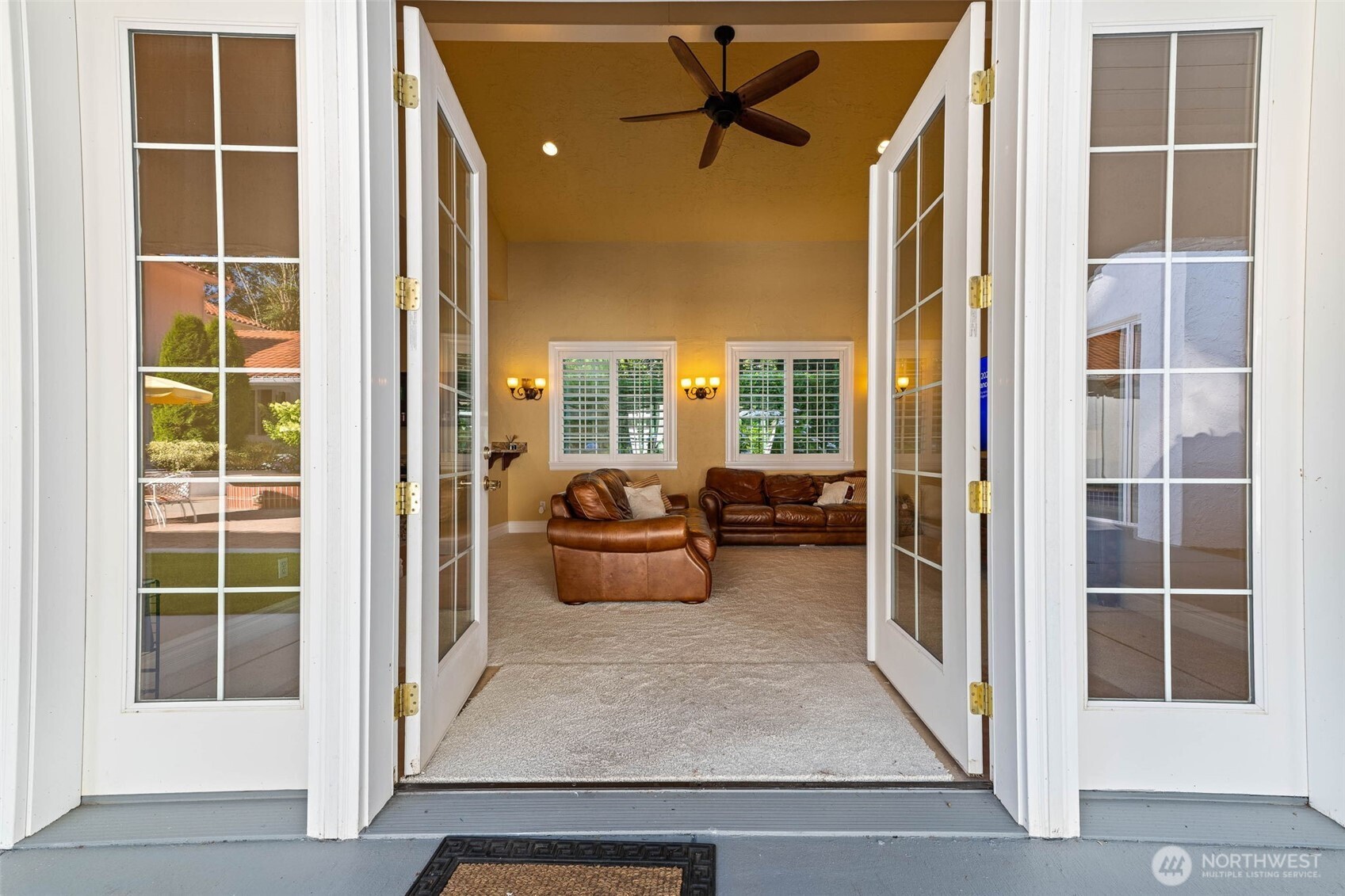 Detached 795 sf casita