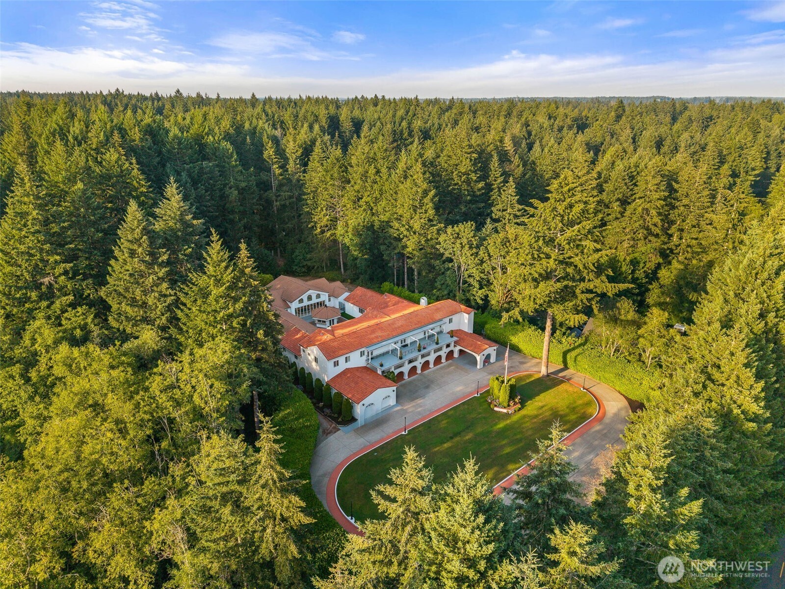 Private mansion on 4.6 acres