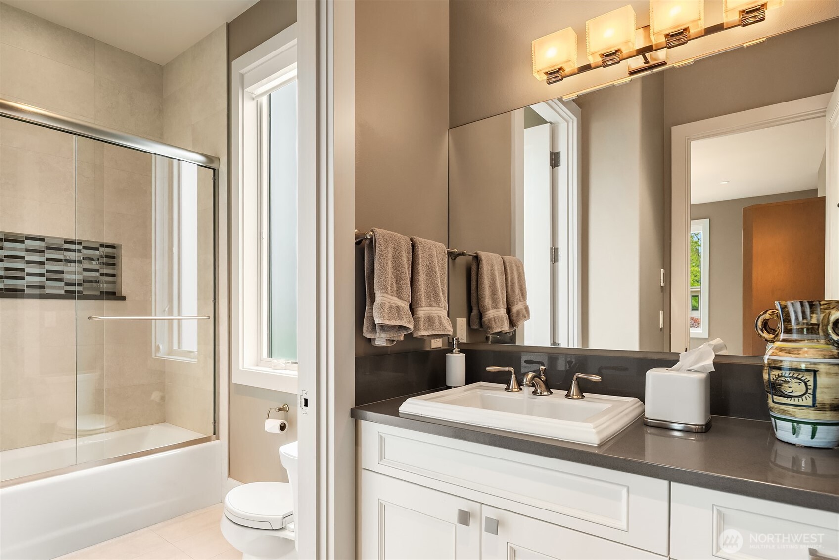 3rd Main Floor Ensuite Bathroom
