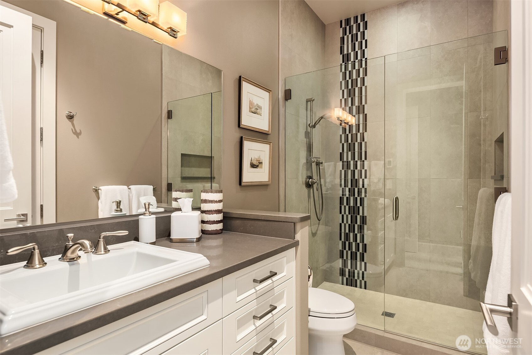 2nd Main Floor Ensuite Bath