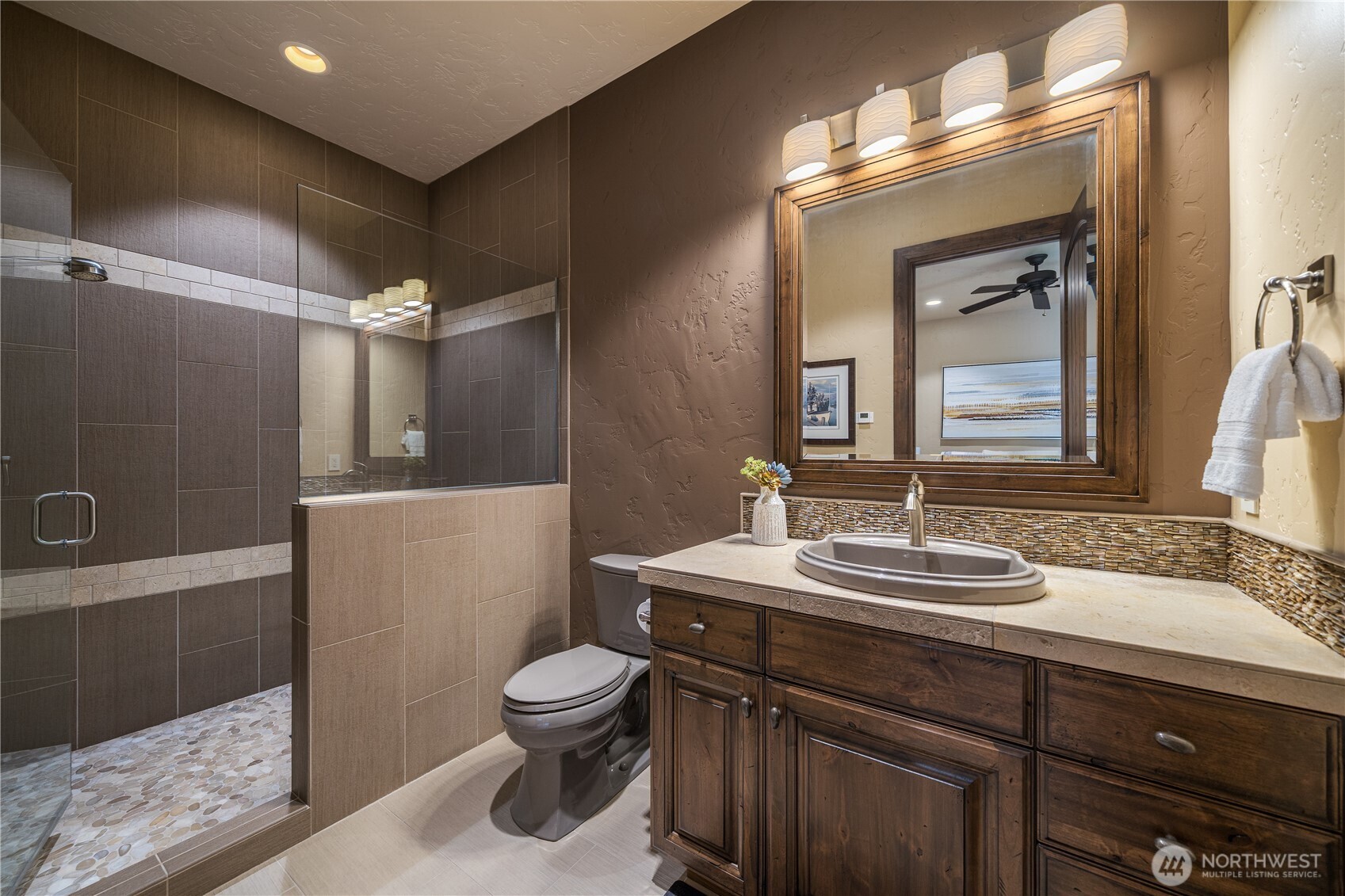 Guest Suite 2 Bath