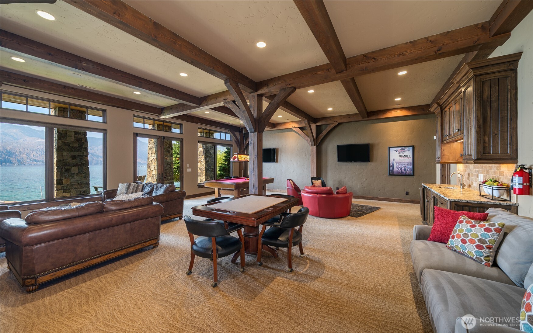Bonus Room with Wet Bar