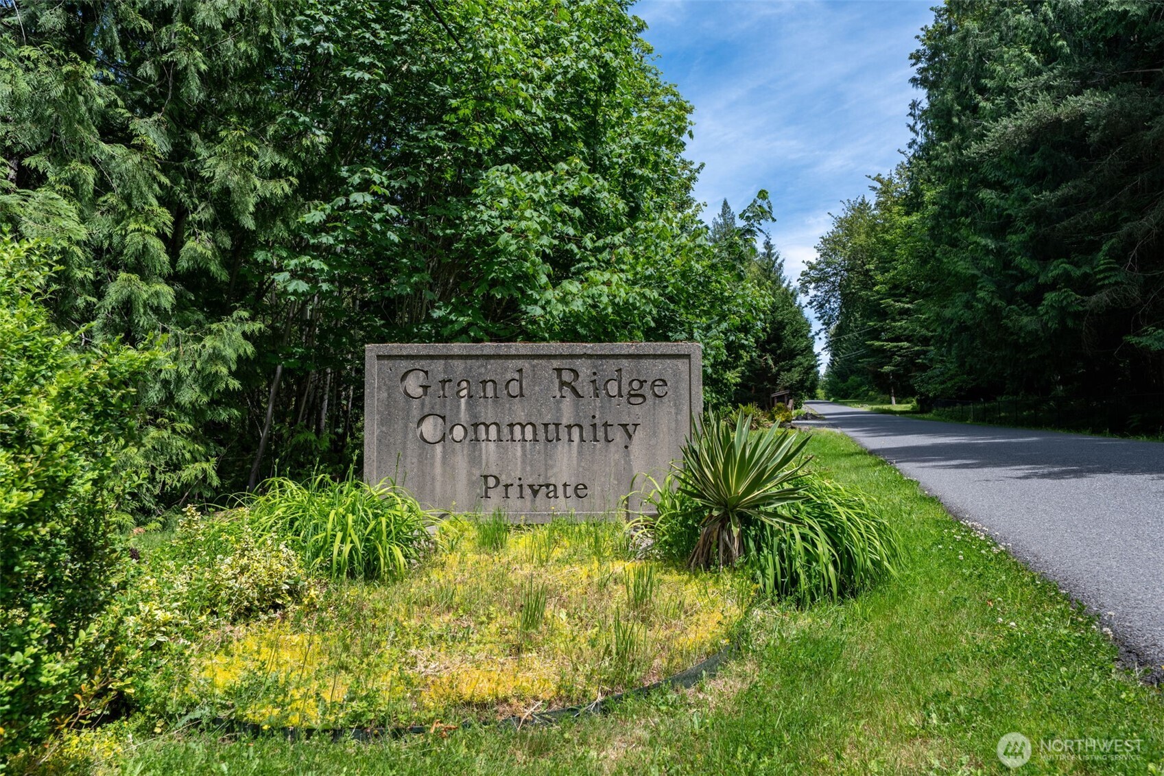 Welcome Home to Grand Ridge Community in Issaquah!