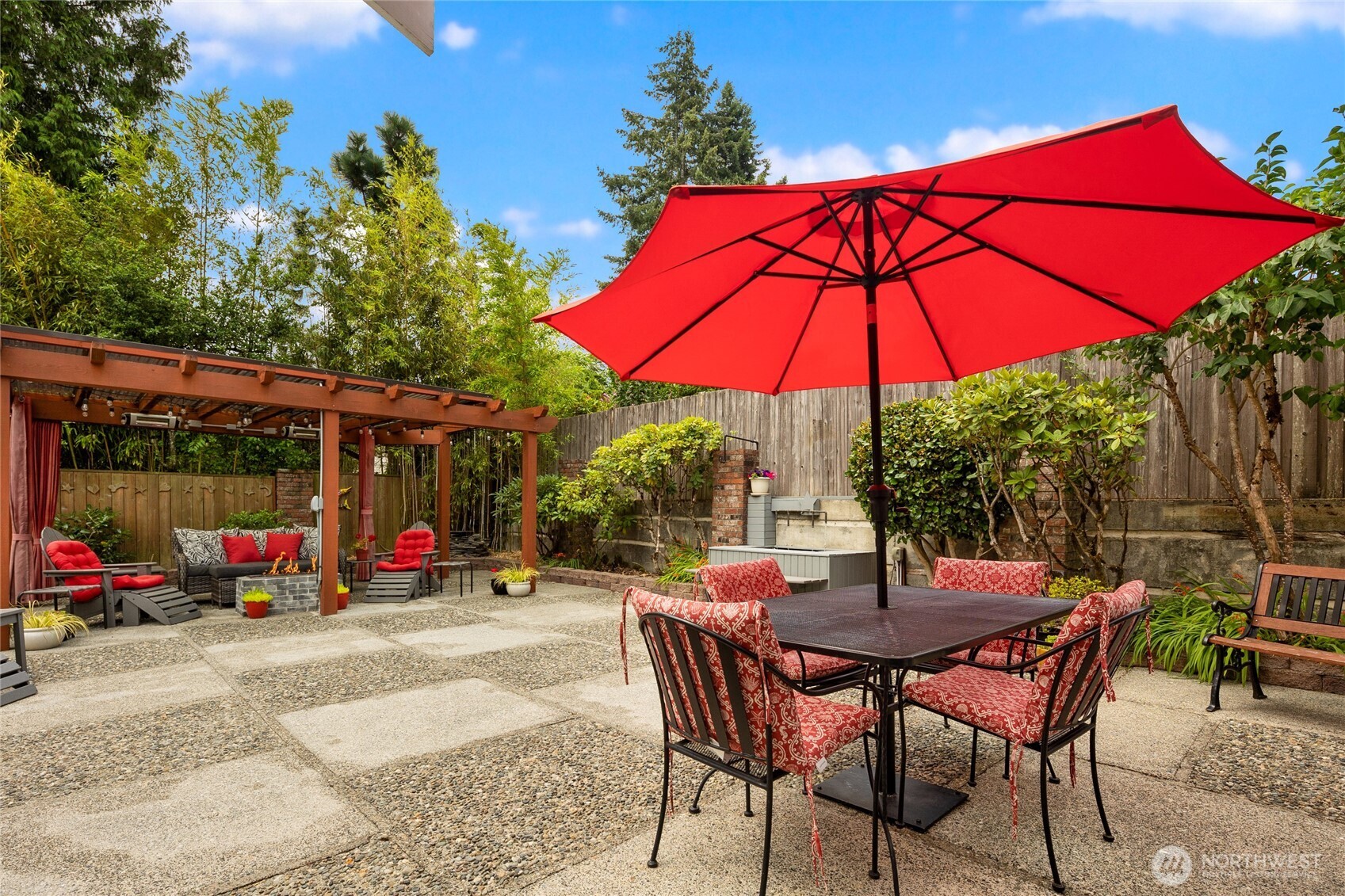 Notice the complete privacy provided back here. The fully fenced backyard and gorgeous greenery makes it your own private oasis.
