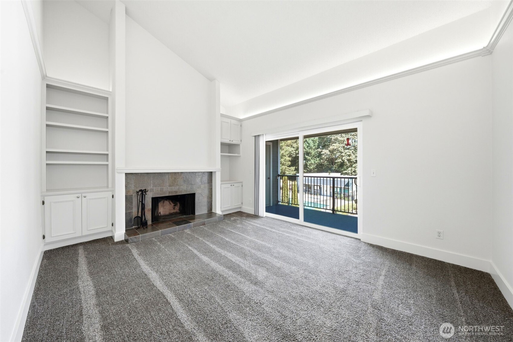 Living room - unstaged
