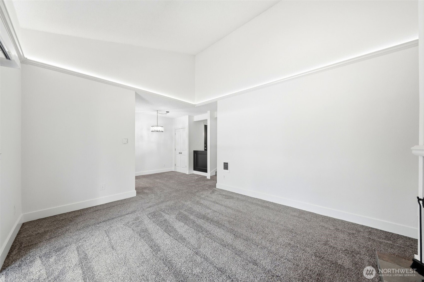 Entry with built in bench and shoe storage
