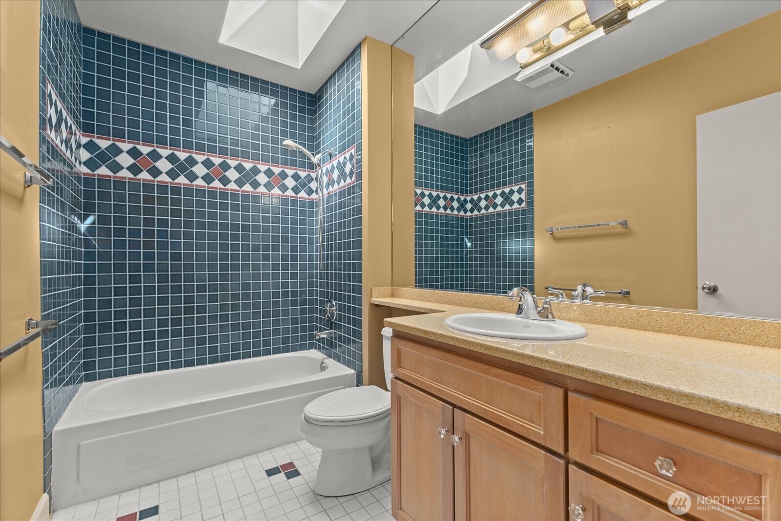 Ensuite bathroom for 2nd bedroom