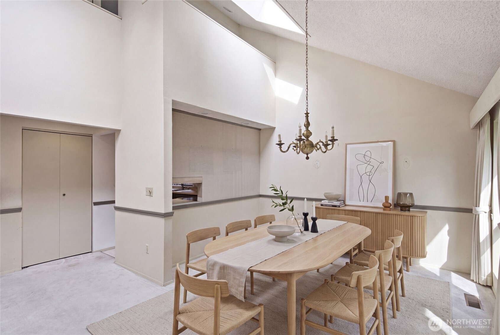 Virtually staged dining area