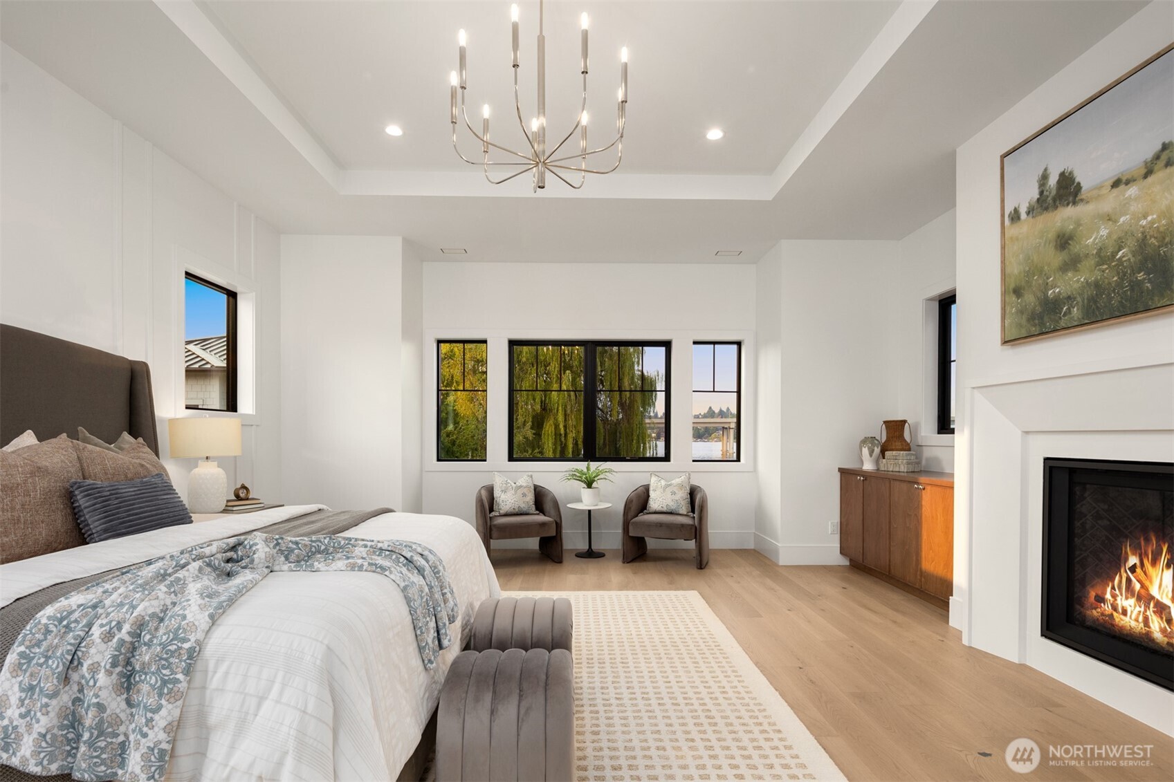 "Room with a view" feels an understatement for this graceful primary suite, where daily recharge becomes not a luxury, but the natural rhythm of life.