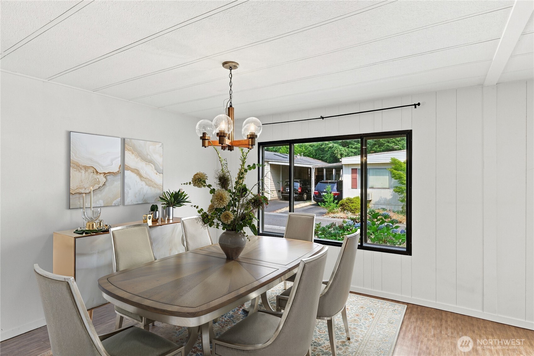 Dining Area - virtually staged