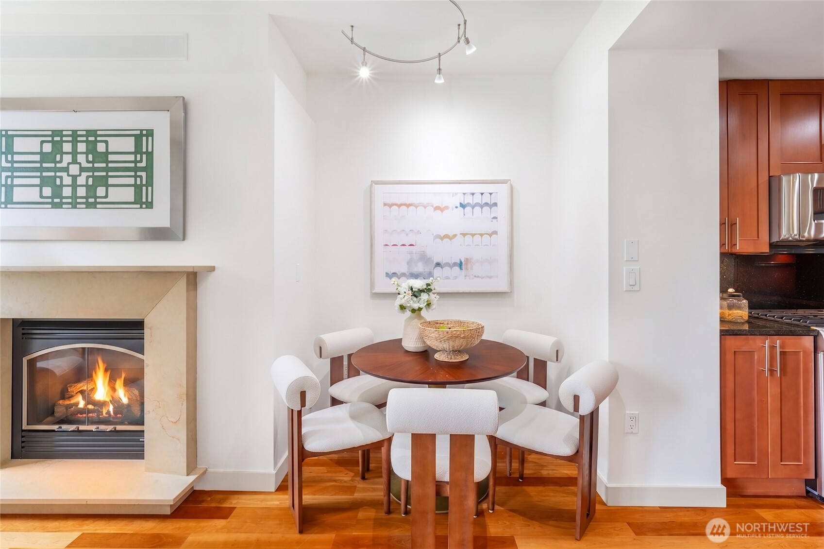 Dining area next to the kitchen